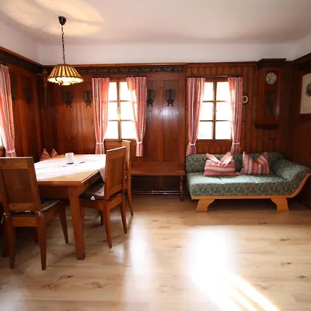 Sprawling Mansion Near Area In Salzburg Casa de Férias Eben Im Pongau