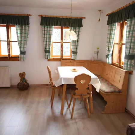 Sprawling Mansion Near Area In Salzburg Casa de Férias *