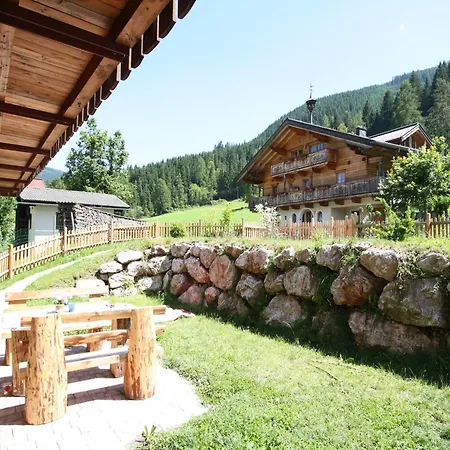 Sprawling Mansion Near Area In Salzburg 度假居 *