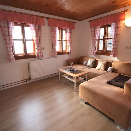 Sprawling Mansion Near Area In Salzburg Casa de Férias *