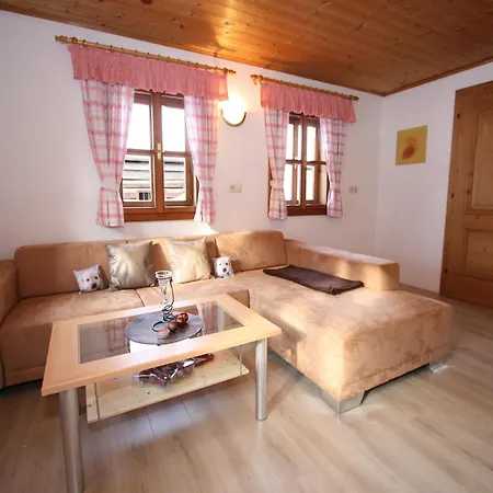 Sprawling Mansion Near Area In Salzburg Casa de Férias Eben Im Pongau