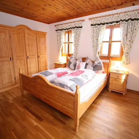 Casa de Férias Sprawling Mansion Near Area In Salzburg Eben Im Pongau