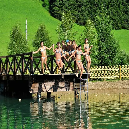 Sprawling Mansion Near Area In Salzburg Casa de Férias *