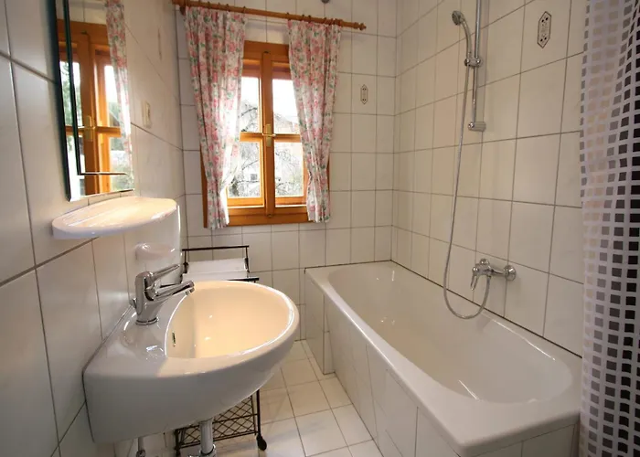 Sprawling Mansion Near Area In Salzburg 埃本因蓬高