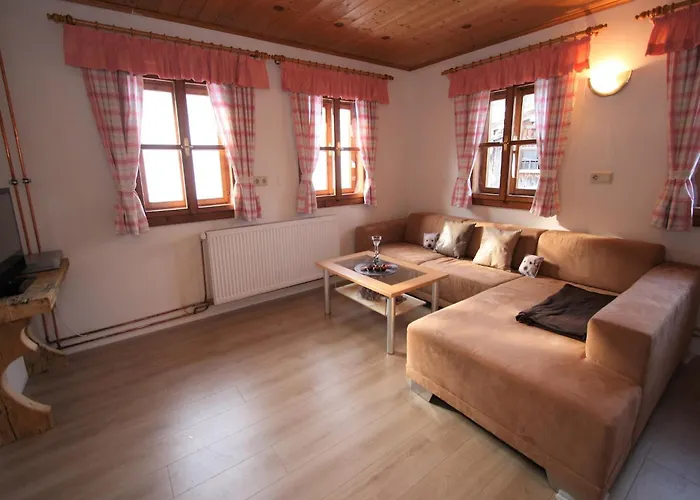 Sprawling Mansion Near Area In Salzburg 度假居 *