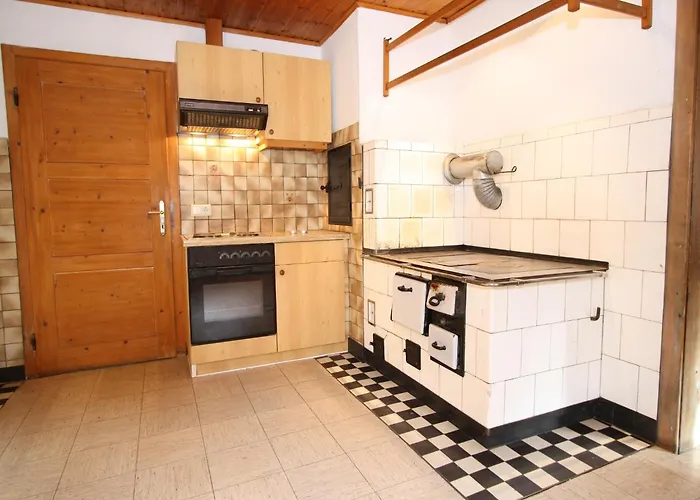 Sprawling Mansion Near Area In Salzburg 度假居