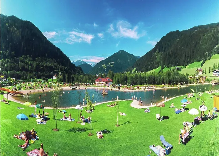 Sprawling Mansion Near Area In Salzburg 度假居